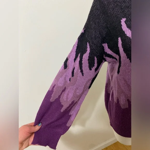 Fire Pattern Drop Shoulder Purple Ombré Flame Oversized Sweater Size Small 4 - Picture 6 of 12